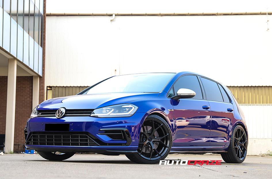 VOLKSWAGEN GOLF SF10 SATIN BLACK